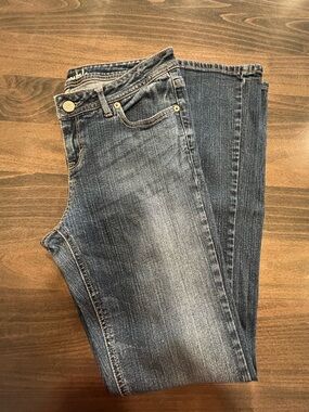 Aeropostale Chelsea Boot Cut Jeans. Medium Wash 
Size: 8